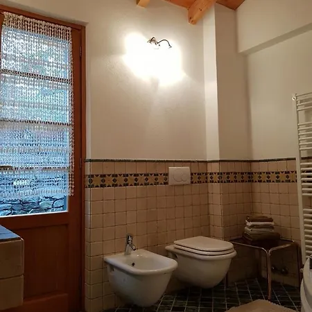 Elsa House Couette-café Mezzanego